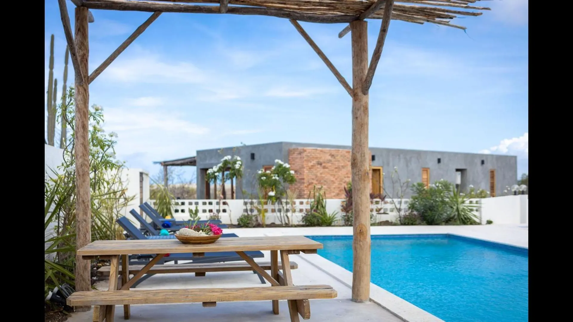 Tiara Apartment - Panoramic View With Beautiful Pool