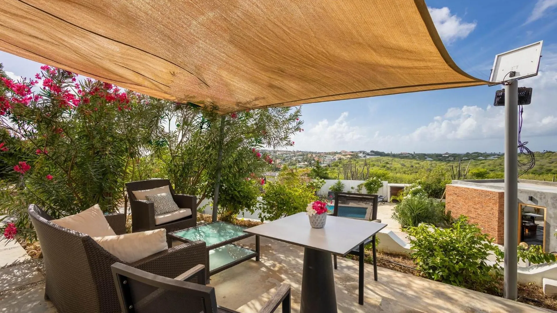 Tiara Apartment - Panoramic View With Beautiful Pool