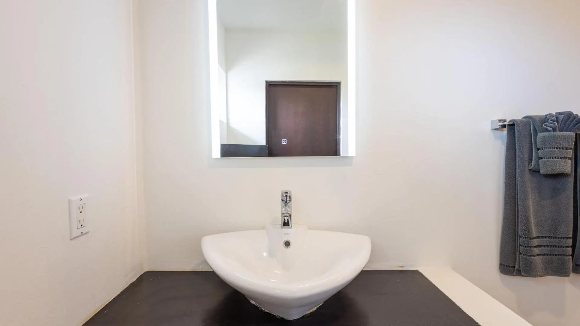 Tiara Apartment - Panoramic View With Beautiful Pool 0*, Jan Thiel